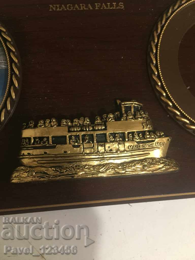 Auction photo frame or something else Auction photo frame or something else