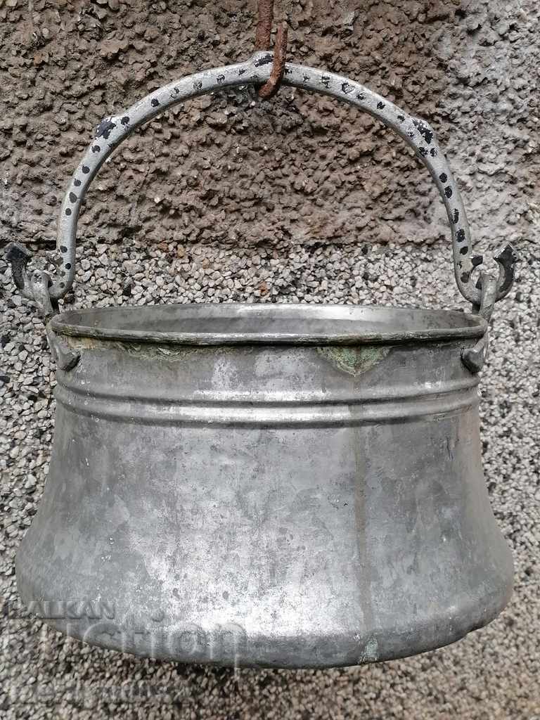 Tinned cauldron, copper coin, copper coin, copper vessel - 6 Tinned cauldron, copper coin, copper coin, copper vessel - 6
