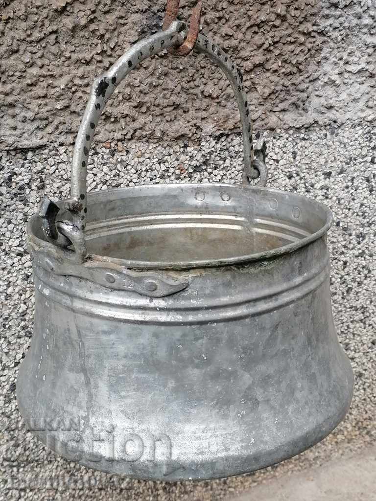 Tinned cauldron, copper coin, copper coin, copper vessel - 7 Tinned cauldron, copper coin, copper coin, copper vessel - 7