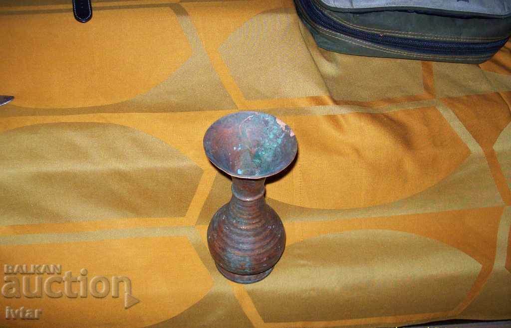 Доставка на Стара медна/бакърена/ ваза Доставка на Стара медна/бакърена/ ваза