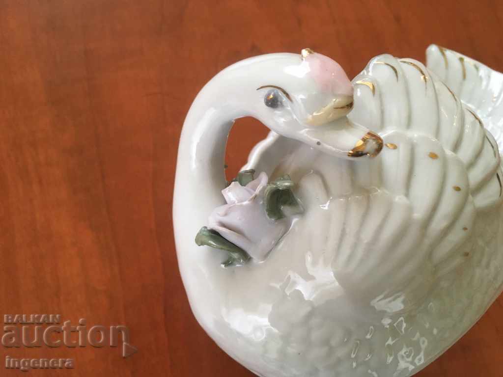PORCELAIN SWAN BONBONIERA GOLDEN FIGURE with price 23.00 BGN | € 11.76 PORCELAIN SWAN BONBONIERA GOLDEN FIGURE with price 23.00 BGN | € 11.76