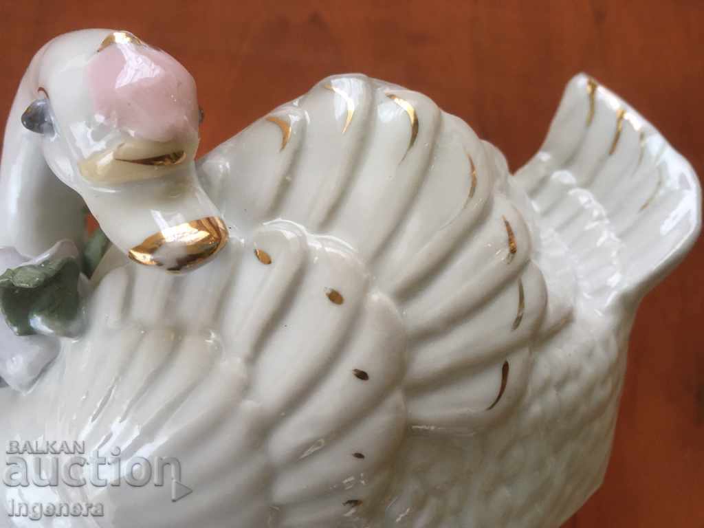PORCELAIN SWAN BONBONIERA GOLDEN FIGURE - 6 PORCELAIN SWAN BONBONIERA GOLDEN FIGURE - 6
