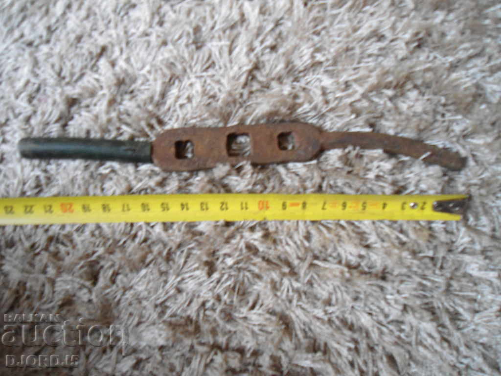 Auction Old tool Auction Old tool