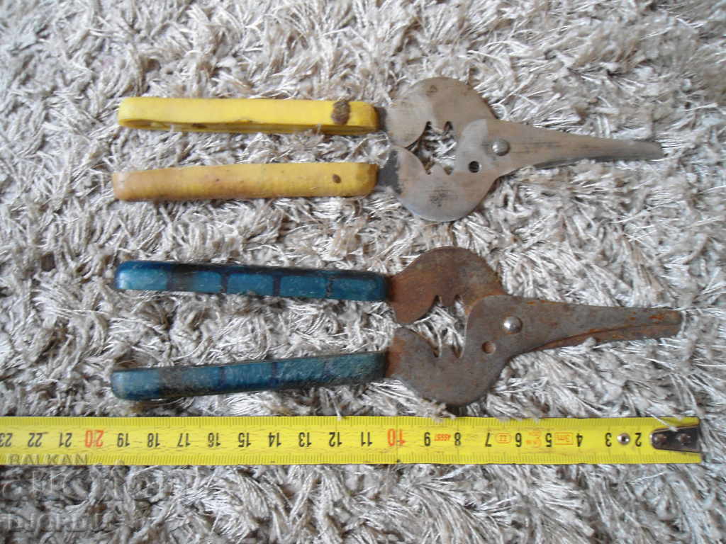 Auction Old scissors Auction Old scissors