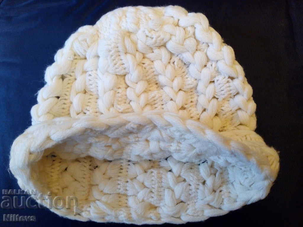 Auction  Winter hat and scarf set, hand-knitted, new, unworn