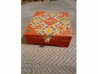 Cutie de bomboane de ciocolată Albena de la Mălchika