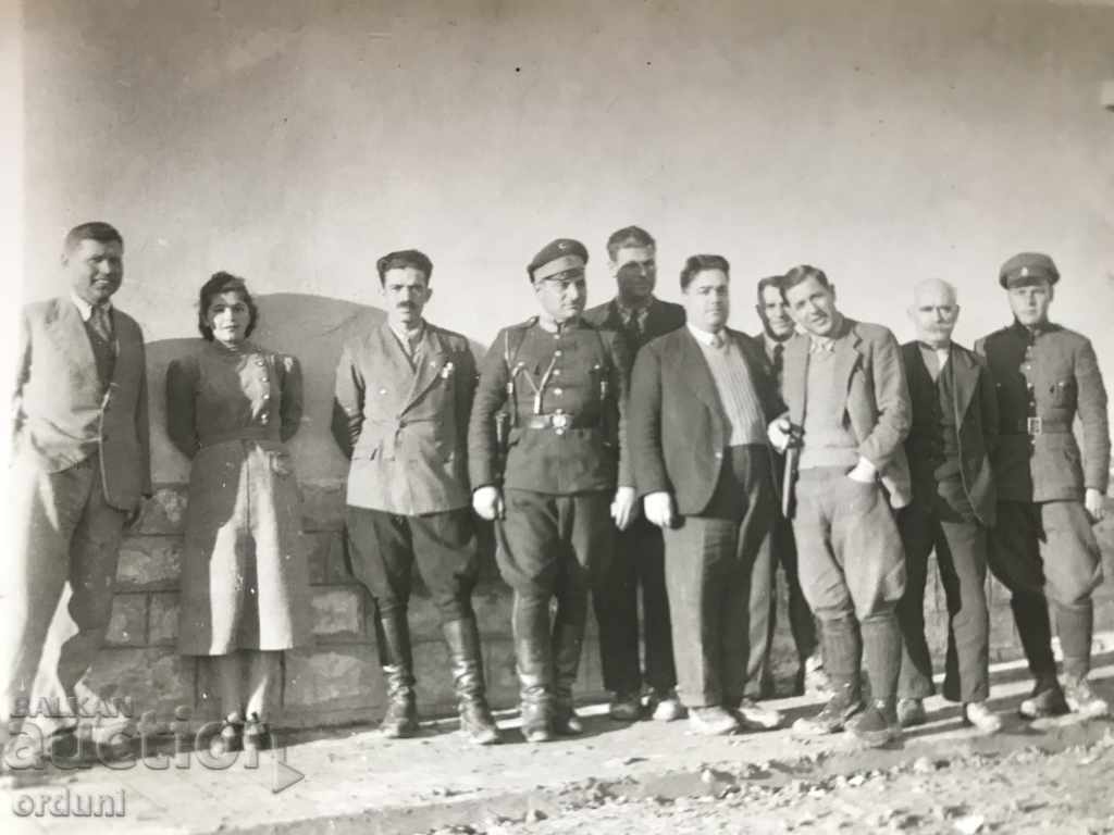 1465 Kingdom of Bulgaria a policeman with a group of civilians around 1940. with price 15.00 BGN | € 7.67 1465 Kingdom of Bulgaria a policeman with a group of civilians around 1940. with price 15.00 BGN | € 7.67