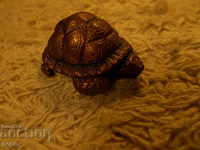 Μινιατούρα - μια χελώνα