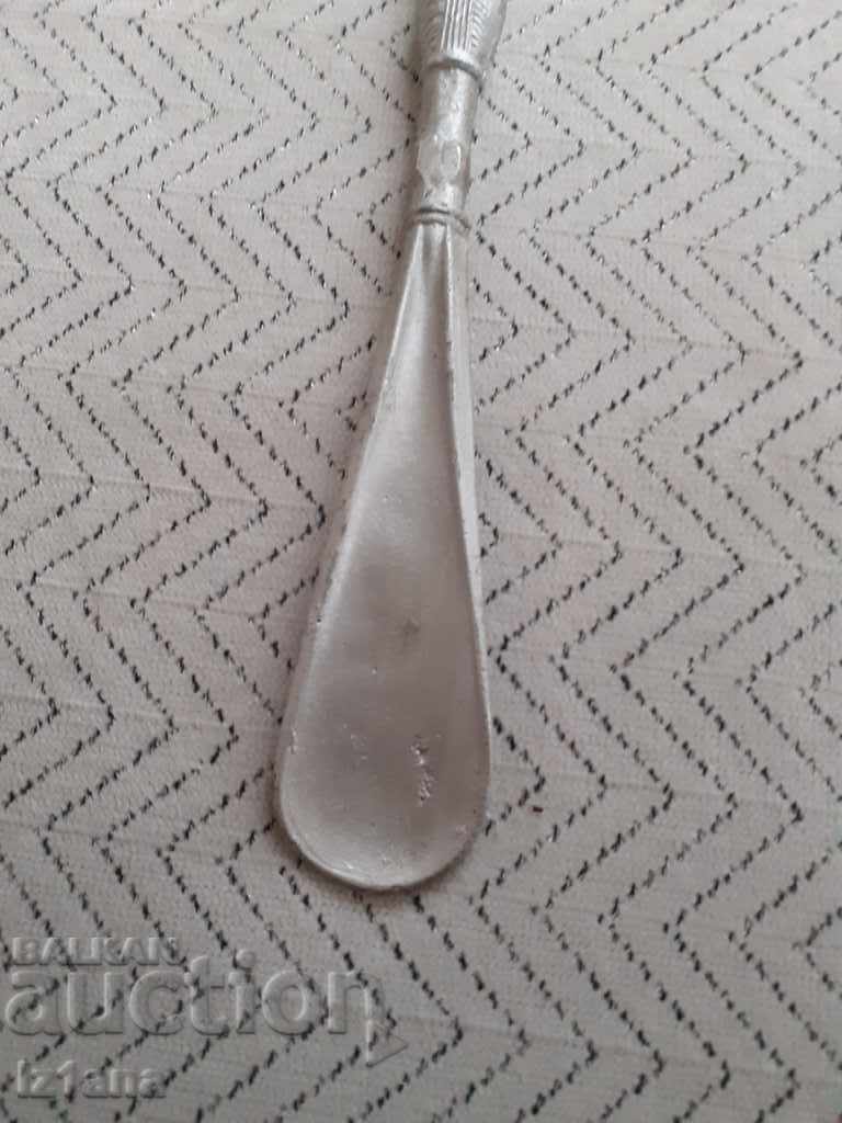 Auction  Old shoemaker