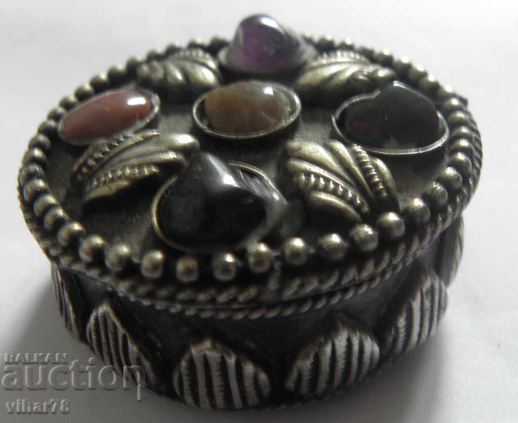 SMALL BOX - 5 SMALL BOX - 5