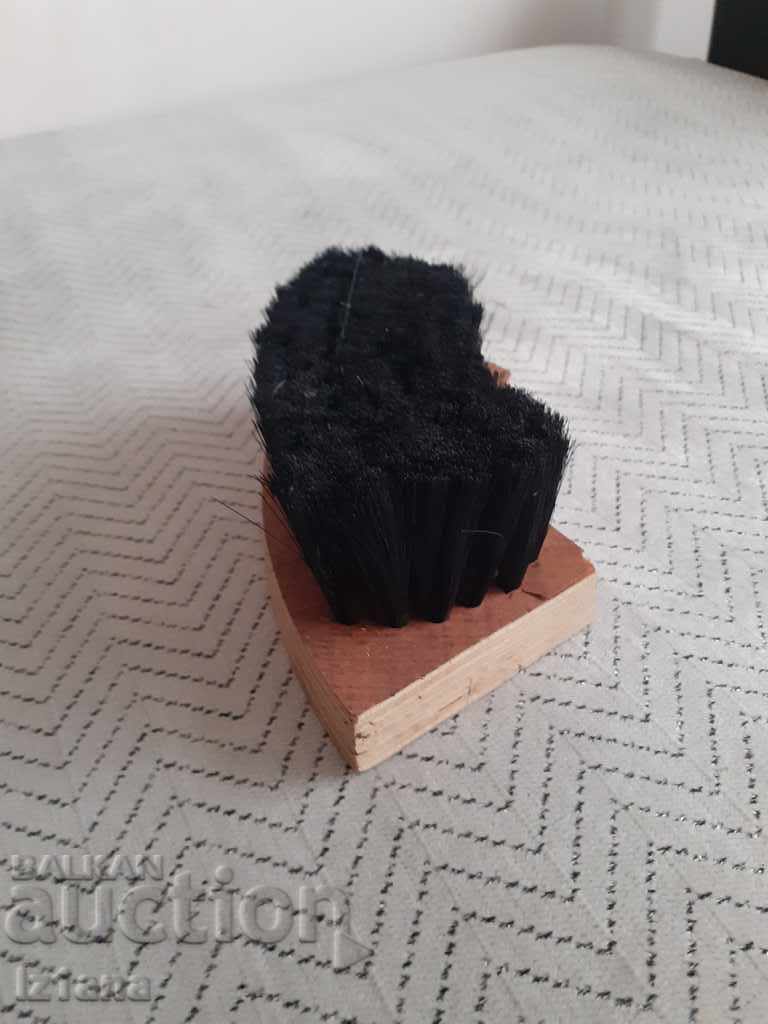 Παλιά βούρτσα με τιμή 11.00 BGN | € 5.62