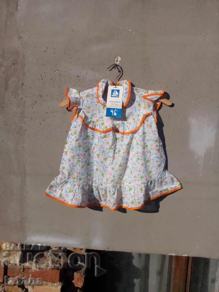 Παλιό μωρό φόρεμα