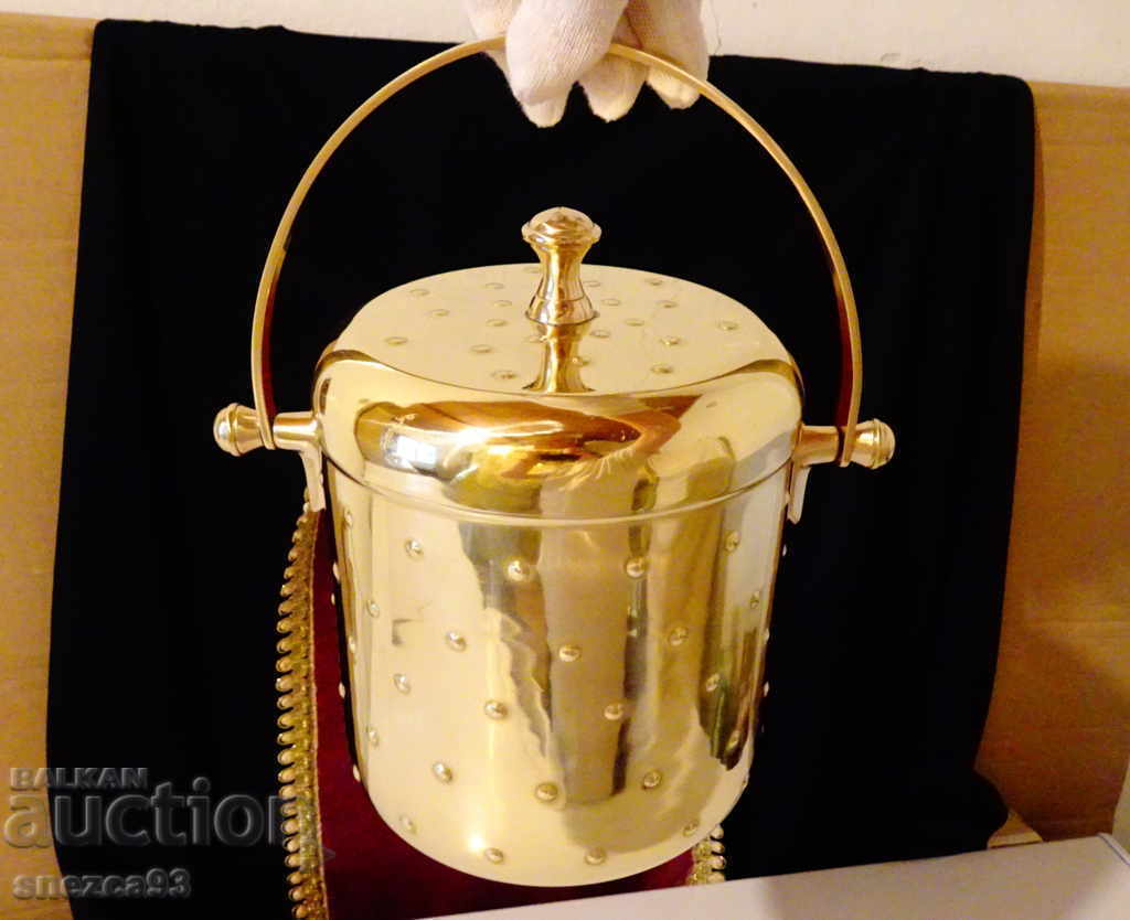 Bronze champagne bucket, ice container, ice bucket, masterpiece Bronze champagne bucket, ice container, ice bucket, masterpiece