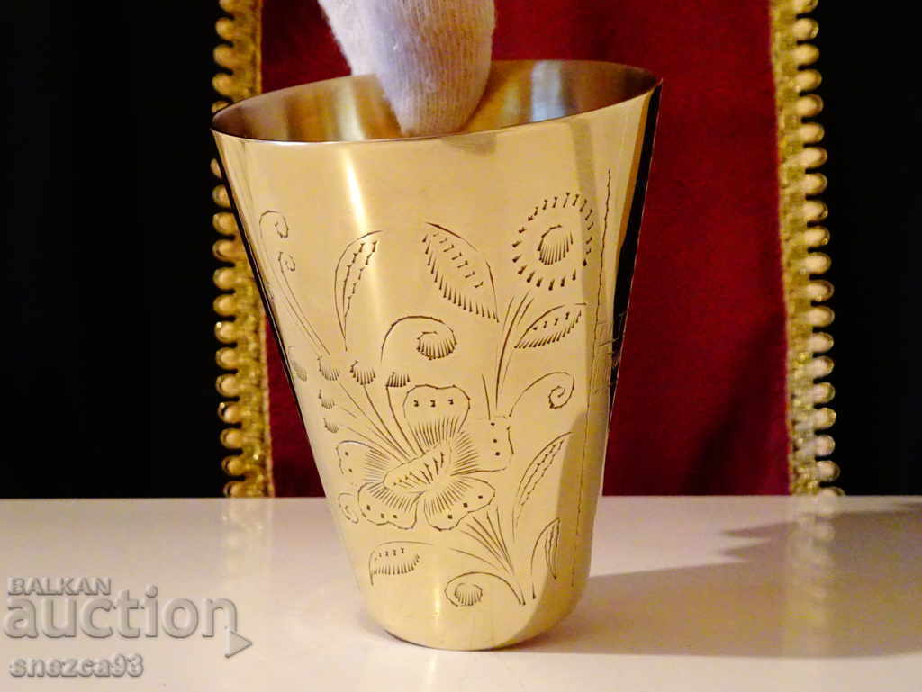 Bronze wine cup Taj Mahal, flowers, 250 ml with price 16.00 BGN | € 8.18 Bronze wine cup Taj Mahal, flowers, 250 ml with price 16.00 BGN | € 8.18