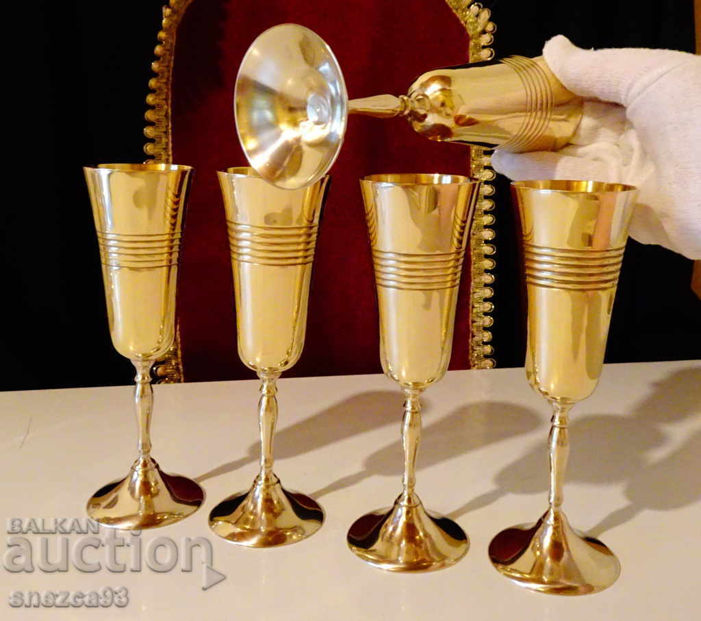 Delivery of Bronze goblet 17 cm, wine glass, relief Delivery of Bronze goblet 17 cm, wine glass, relief