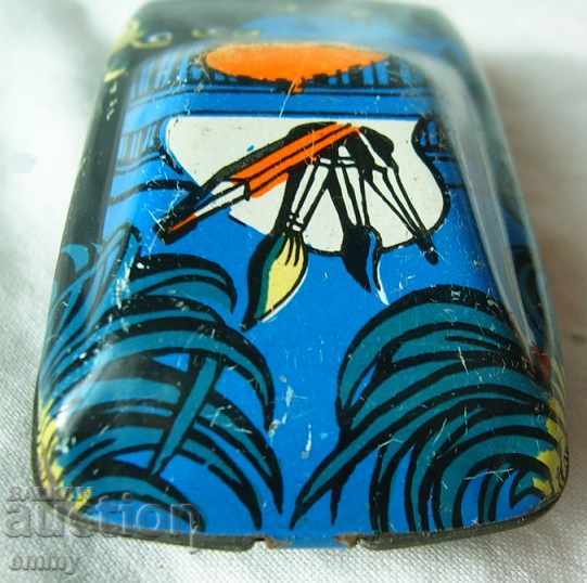 Delivery of Old tin stroller toy artist Delivery of Old tin stroller toy artist