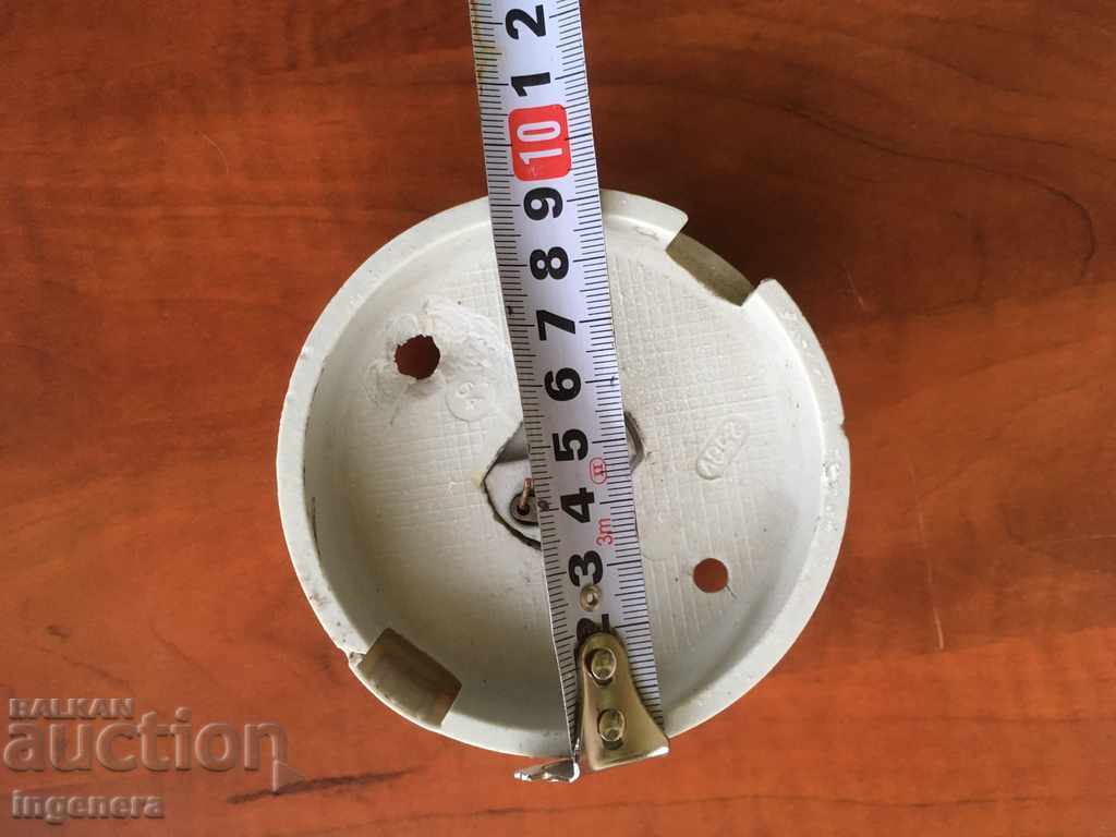 Delivery of BASIS FOR BATHROOM BODY FOR LIGHTING OLD MODEL PORCELAIN Delivery of BASIS FOR BATHROOM BODY FOR LIGHTING OLD MODEL PORCELAIN