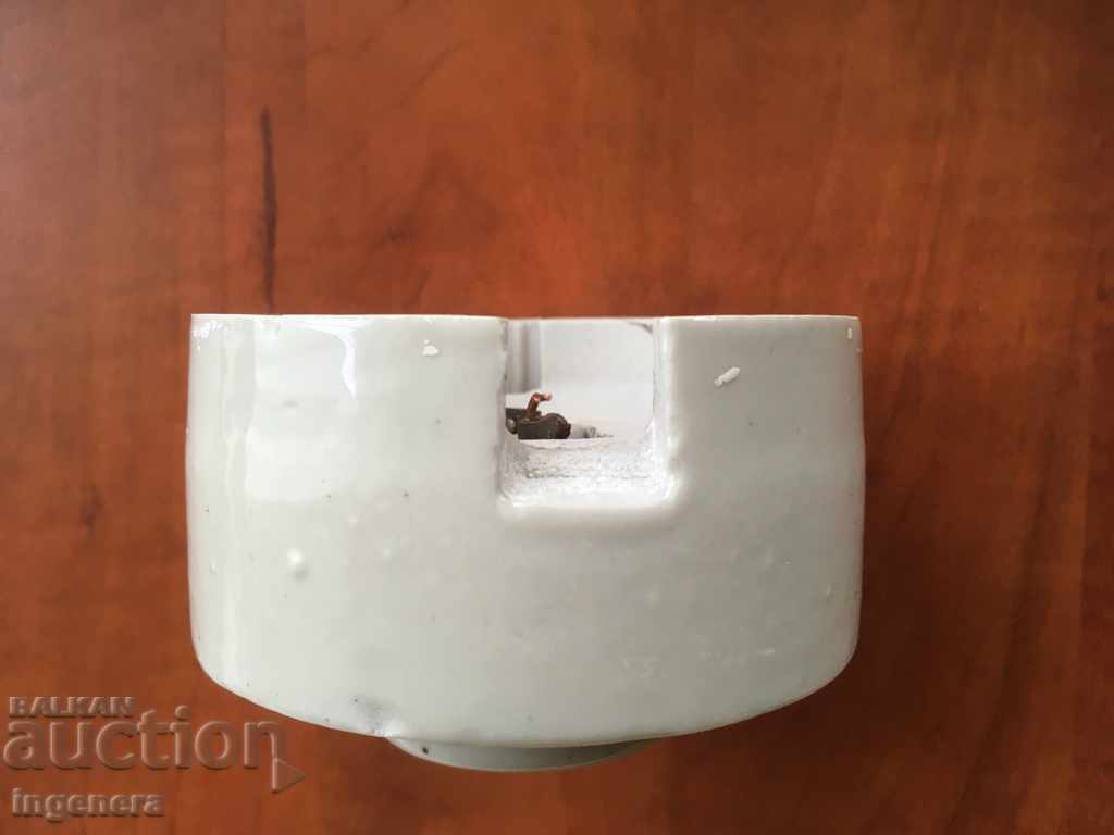 BASIS FOR BATHROOM BODY FOR LIGHTING OLD MODEL PORCELAIN - 5 BASIS FOR BATHROOM BODY FOR LIGHTING OLD MODEL PORCELAIN - 5