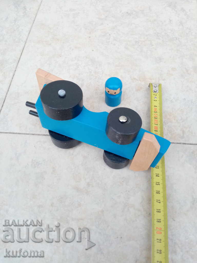 Auction Old wooden cart Auction Old wooden cart