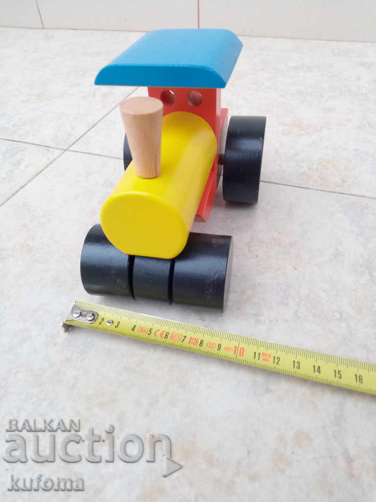 Vechi tren de lemn cu preț 9.99 BGN | € 5.11 Vechi tren de lemn cu preț 9.99 BGN | € 5.11