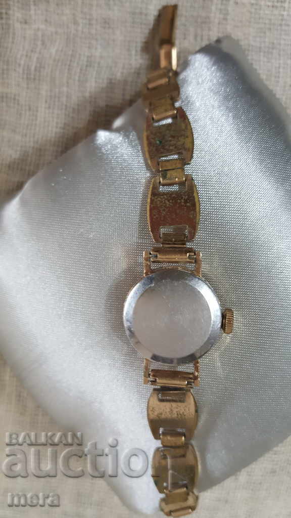 Auction  Gold-plated women's Russian mechanical watch "Chaika"