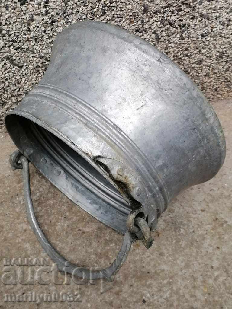 Livrarea Cazan conservat, monedă de cupru, monedă de cupru, vas de cupru