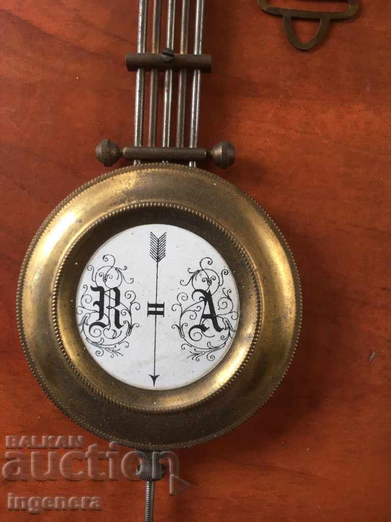 Auction  CLOCK WALL MACHINE AND PENDULUM COLLECTOR