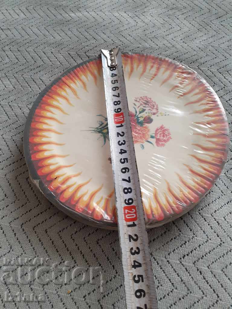 Old disposable plates with price 10.00 BGN | € 5.11 Old disposable plates with price 10.00 BGN | € 5.11