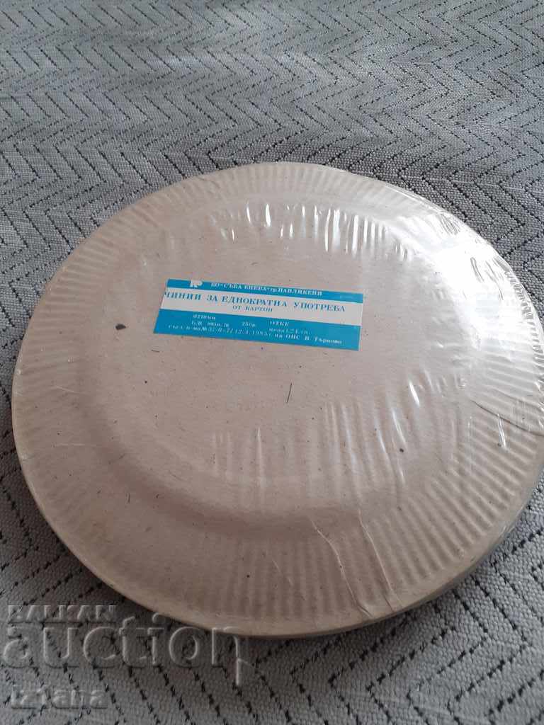 Auction Old disposable plates Auction Old disposable plates