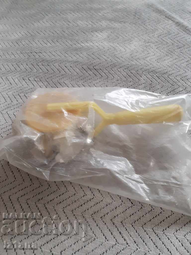 Old cake roller with price 20.00 BGN | € 10.23 Old cake roller with price 20.00 BGN | € 10.23