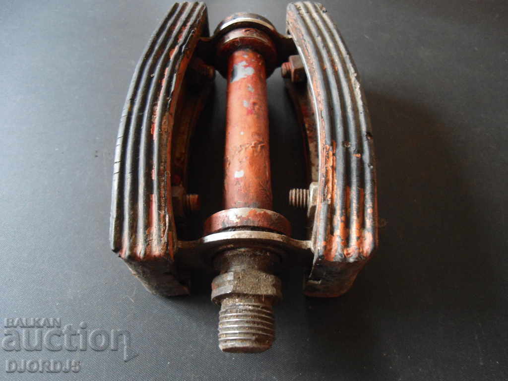 Delivery of Old wheel pedal Delivery of Old wheel pedal