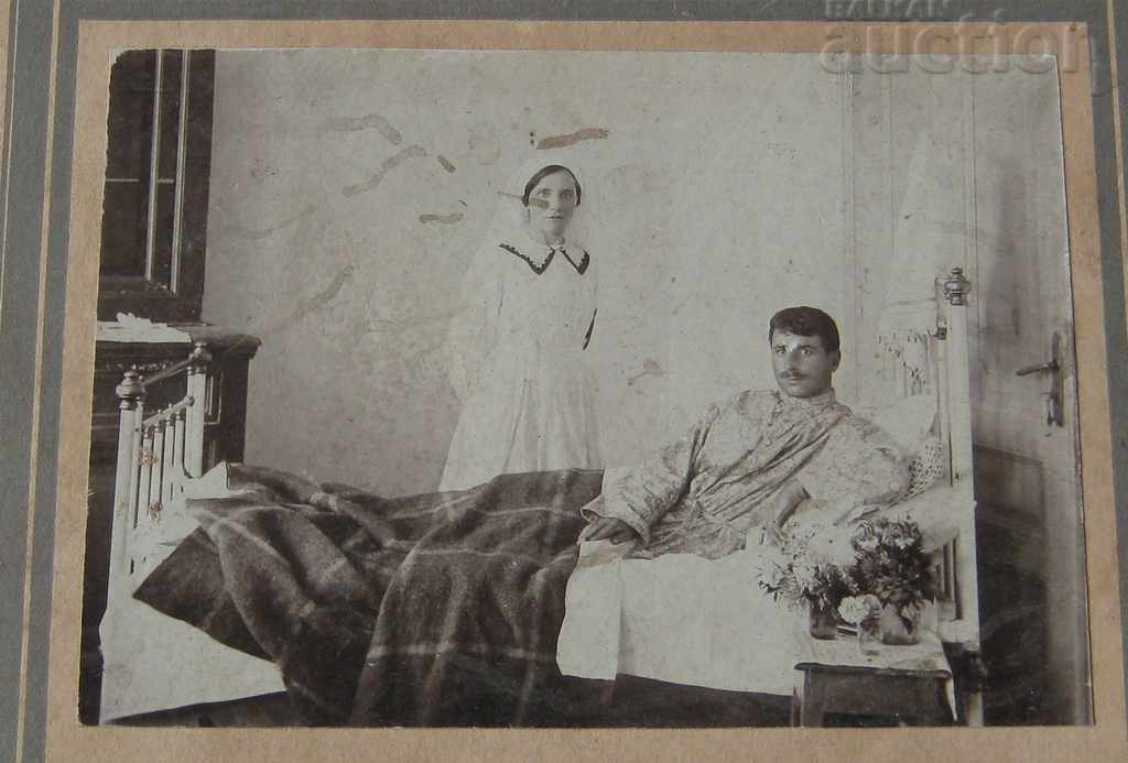 WW1 HOSPITAL NURSE EARLY PHOTO CARDBOARD