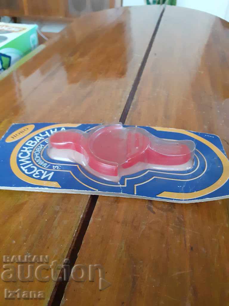 Auction Old Lemon Squeezer Auction Old Lemon Squeezer