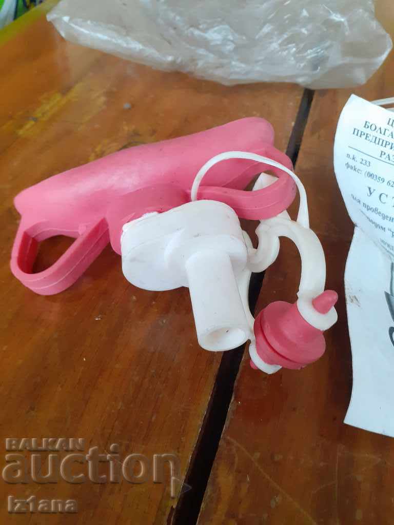 An old artificial respiration device - 5 An old artificial respiration device - 5