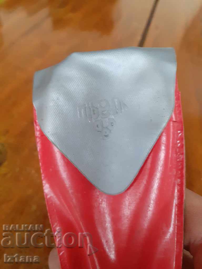 Old pliers with price 20.00 BGN | € 10.23 Old pliers with price 20.00 BGN | € 10.23