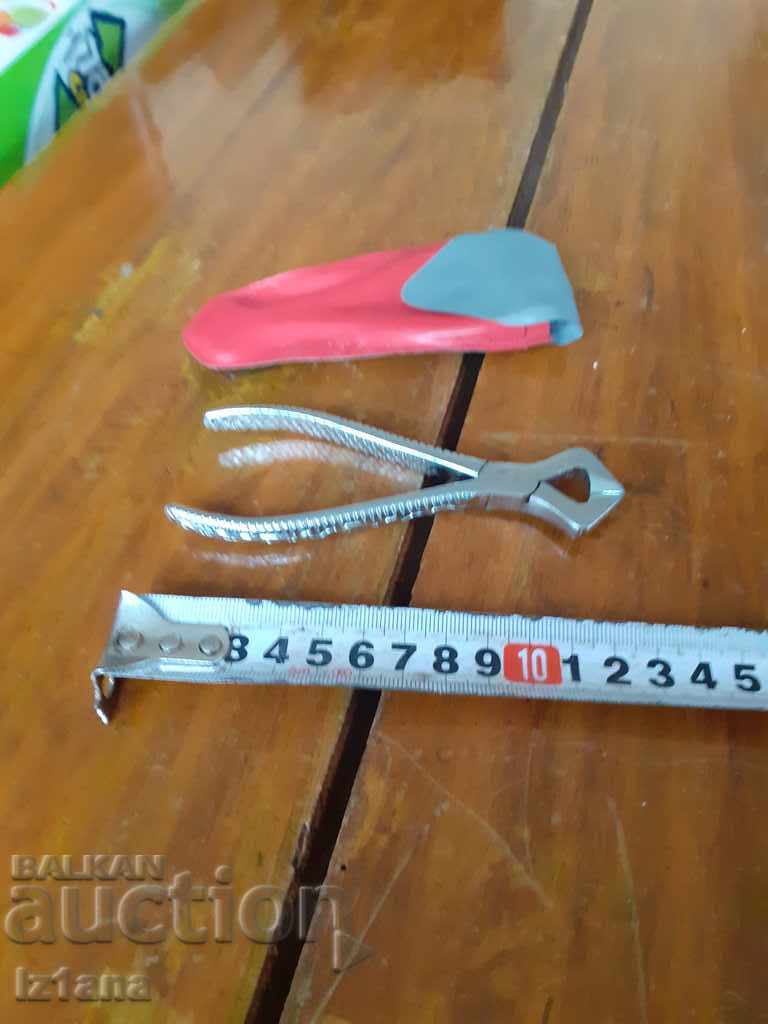 Delivery of Old pliers Delivery of Old pliers