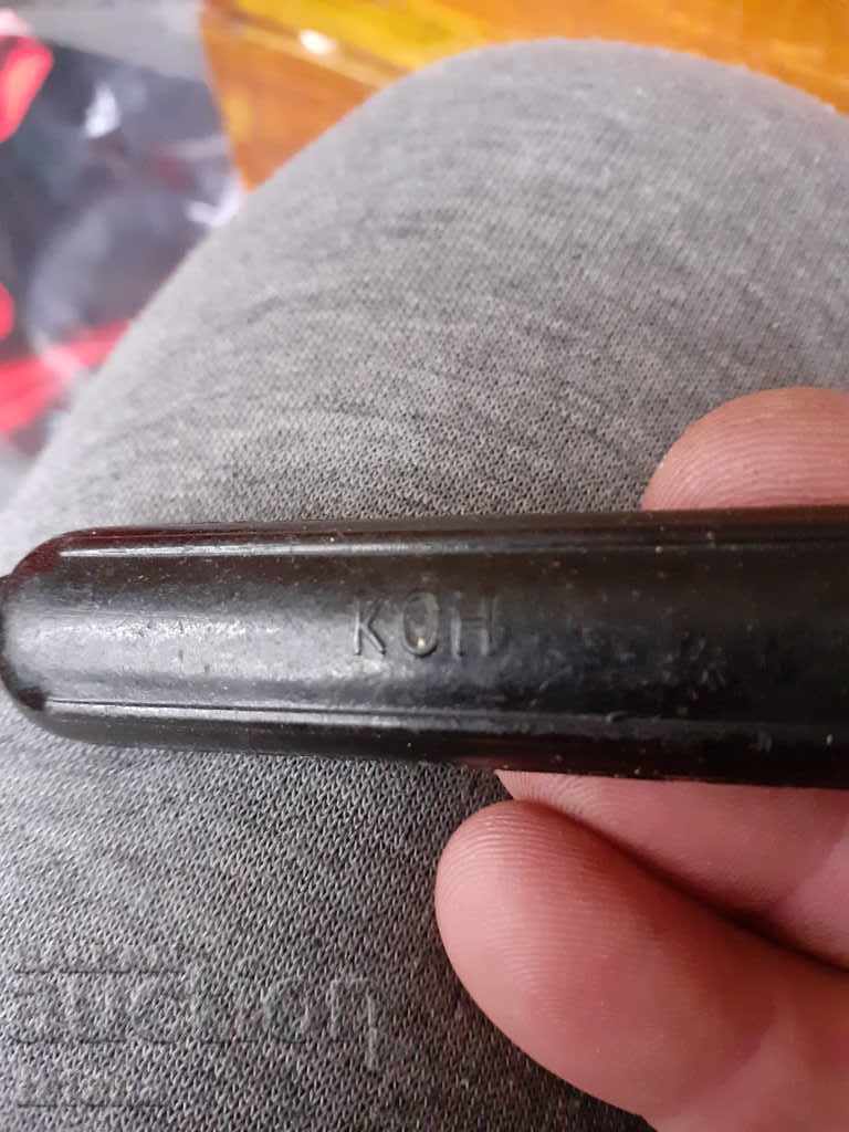 Livrarea o șurubelniță vechi