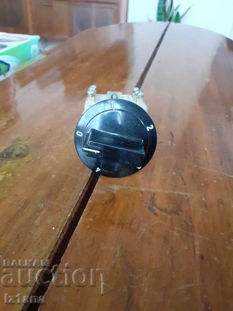 Old electric key for stove, hob with price 9.00 BGN | € 4.60 Old electric key for stove, hob with price 9.00 BGN | € 4.60