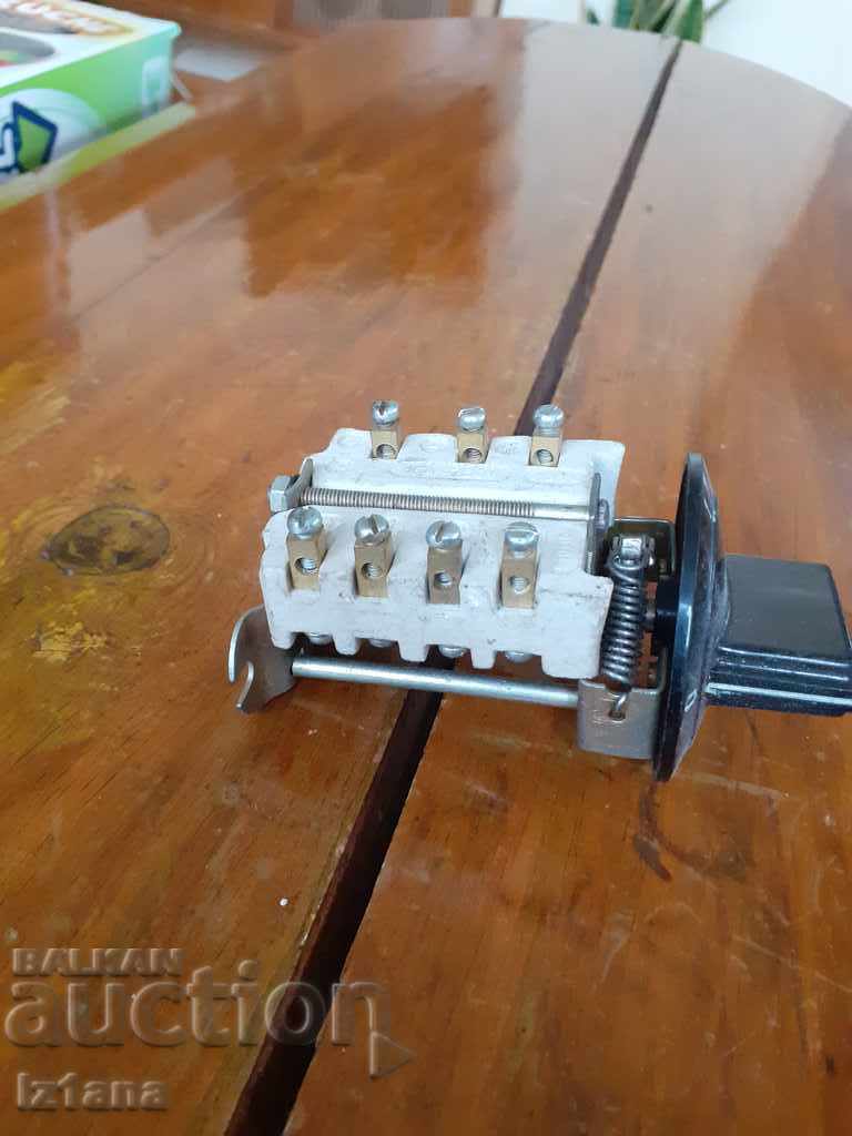 Auction Old electric key for stove, hob Auction Old electric key for stove, hob