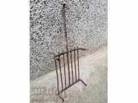 Стара ръчно кована скара, пържолник, ковано желязо