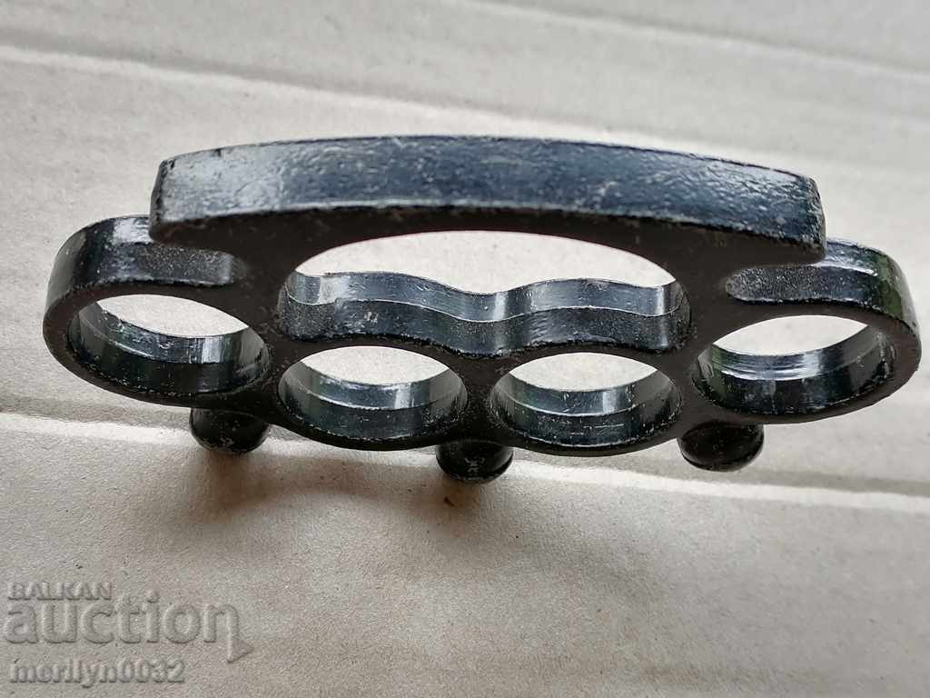 Rock metal boxing from the time of democracy with price 53.00 BGN | € 27.10 Rock metal boxing from the time of democracy with price 53.00 BGN | € 27.10