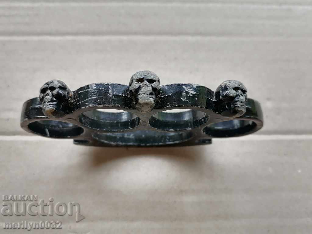 Delivery of Rock metal boxing from the time of democracy Delivery of Rock metal boxing from the time of democracy