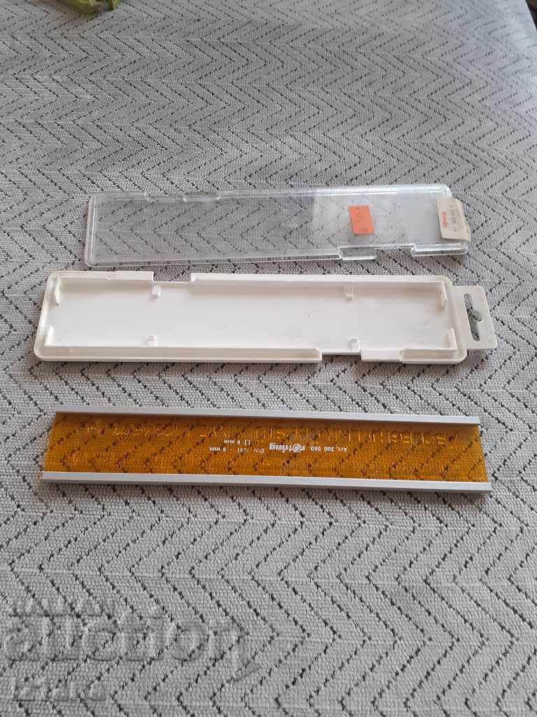 Old Drawing Line Rotring with price 10.00 BGN | € 5.11 Old Drawing Line Rotring with price 10.00 BGN | € 5.11