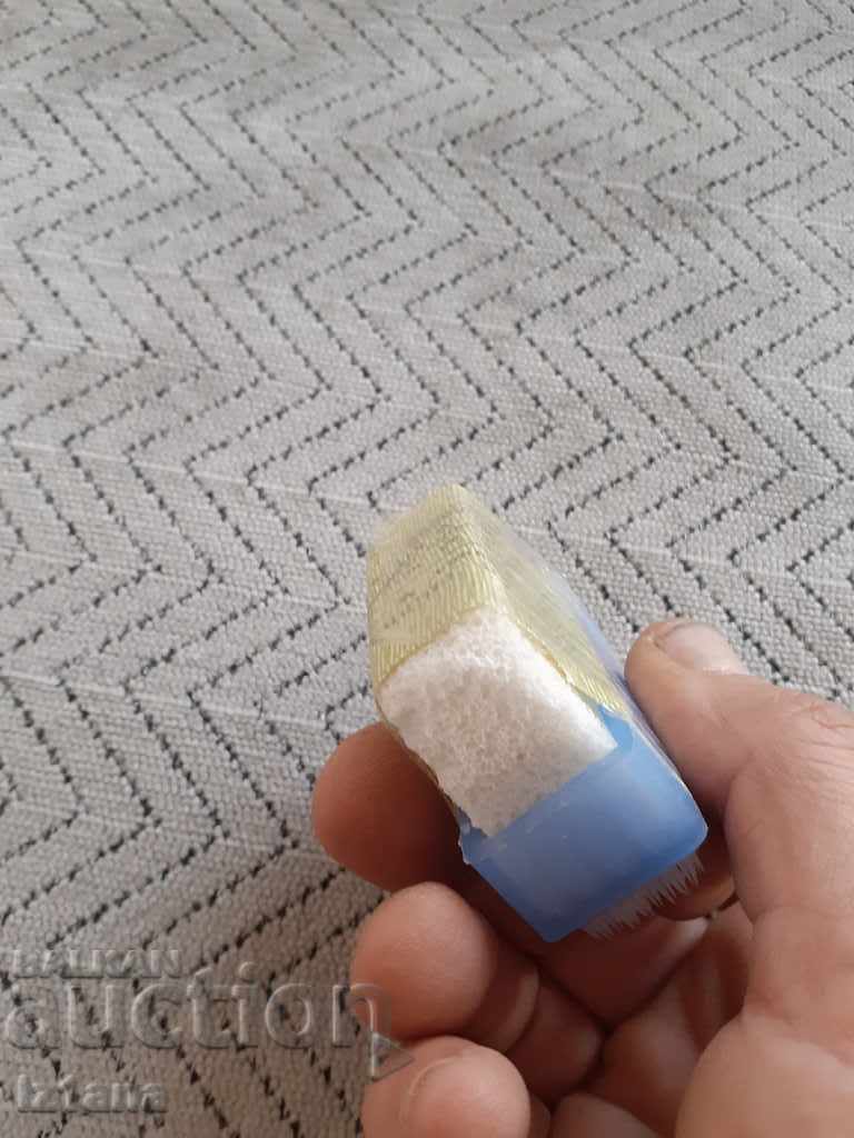 Livrarea Perie veche și Pumice pentru tocuri