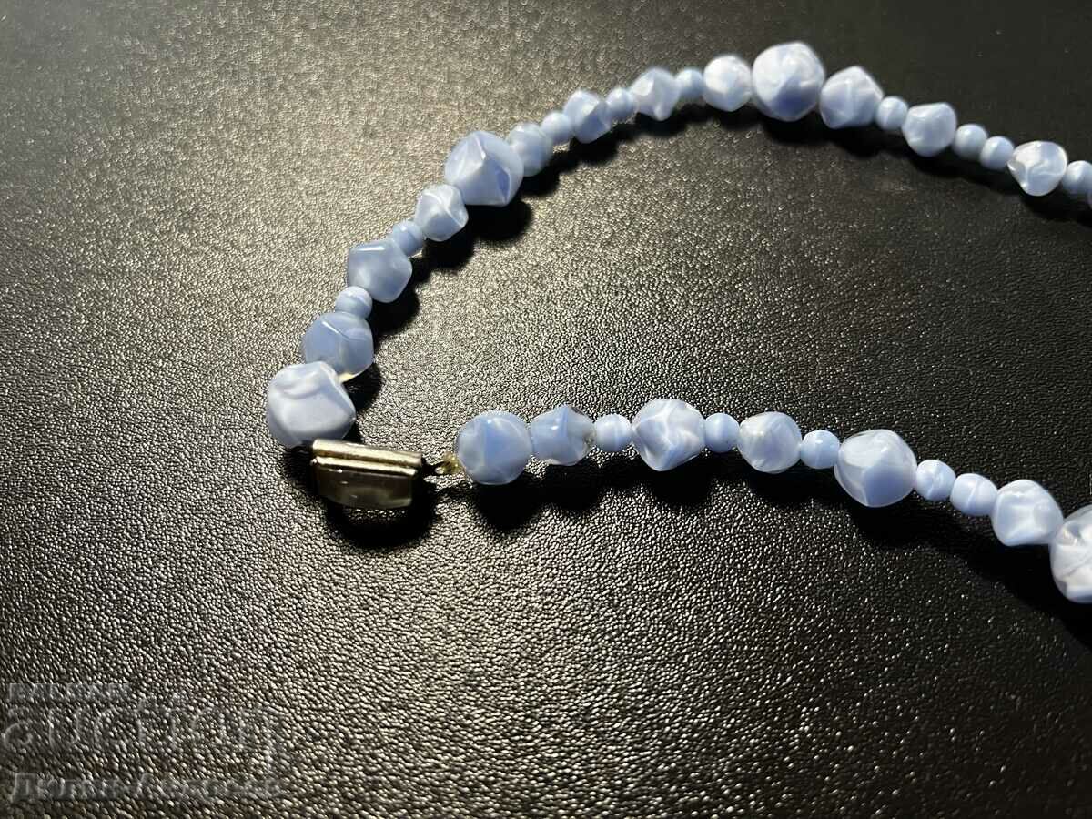 Αρχαίο κολιέ από τα τέλη του 20ού αιώνα. με τιμή 20.00 BGN | € 10.23 Αρχαίο κολιέ από τα τέλη του 20ού αιώνα. με τιμή 20.00 BGN | € 10.23