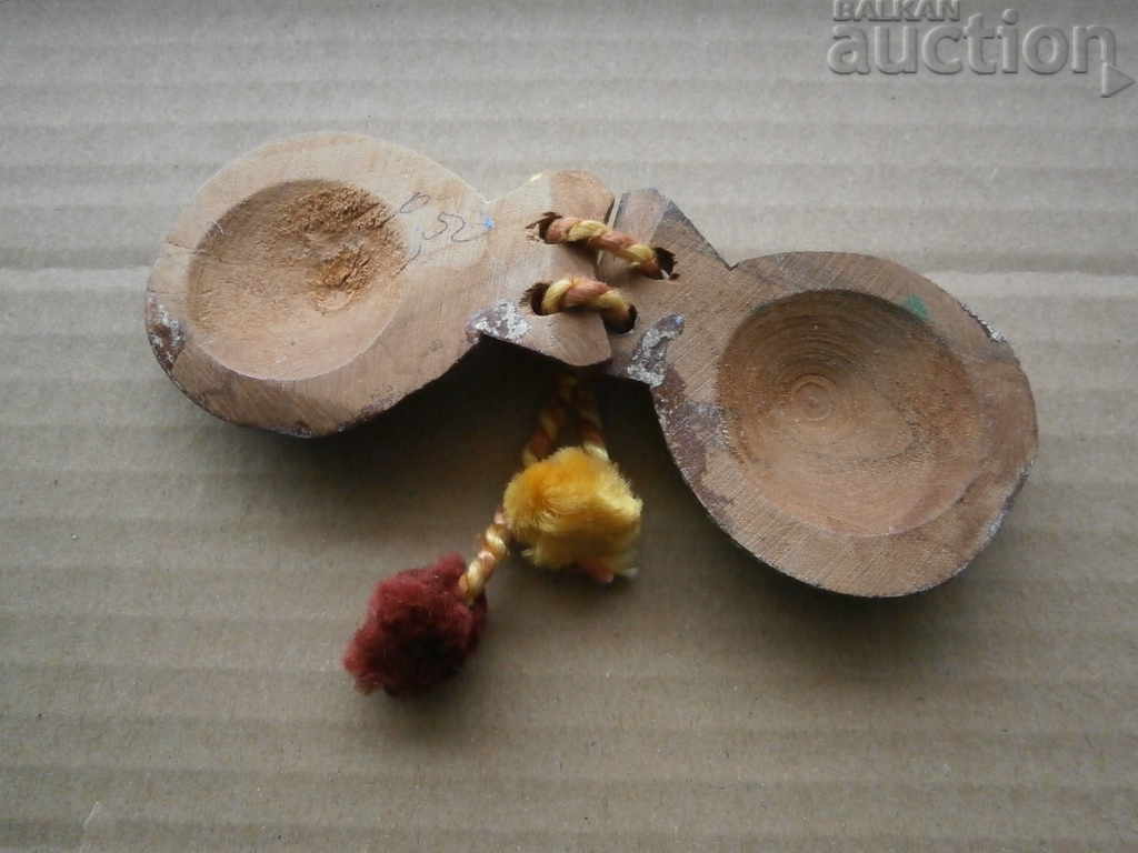 art deco retro antique castanets with price 15.00 BGN | € 7.67 art deco retro antique castanets with price 15.00 BGN | € 7.67