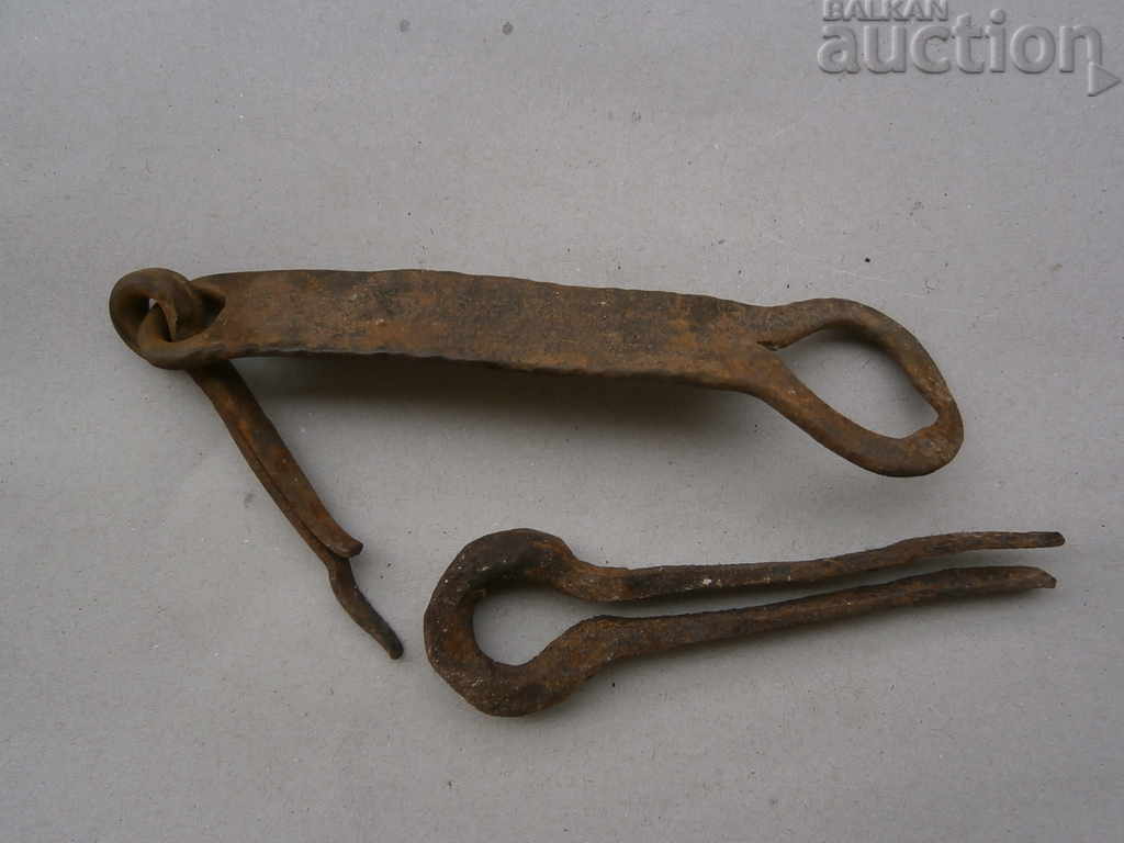 antique wrought iron latch with price 21.00 BGN | € 10.74 antique wrought iron latch with price 21.00 BGN | € 10.74