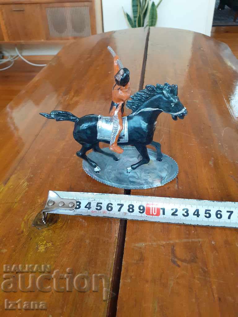 Delivery of An old Indian figurine