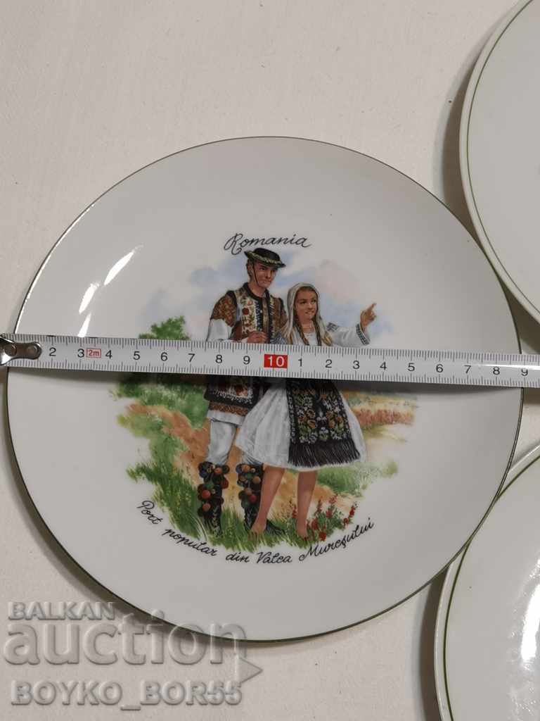 Порцеланова Чиния за Стена Нова - Две Момичета с цена 15.00 лв. | € 7.67 Порцеланова Чиния за Стена Нова - Две Момичета с цена 15.00 лв. | € 7.67