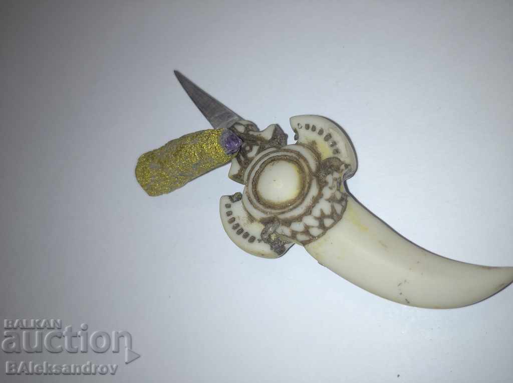 A miniature knife hidden in jewelry with price 22.00 BGN | € 11.25 A miniature knife hidden in jewelry with price 22.00 BGN | € 11.25